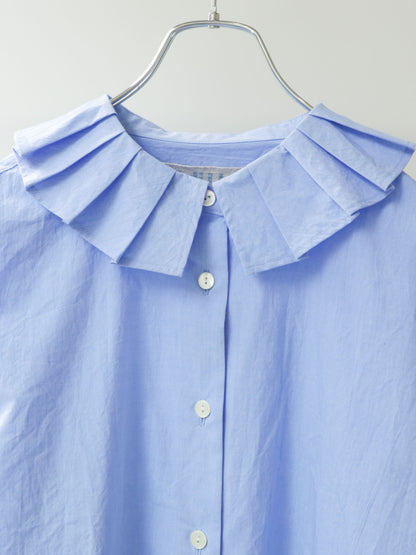 tuck collar shirt
