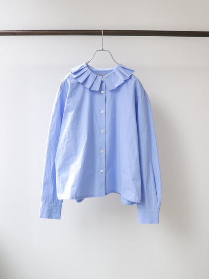 tuck collar shirt