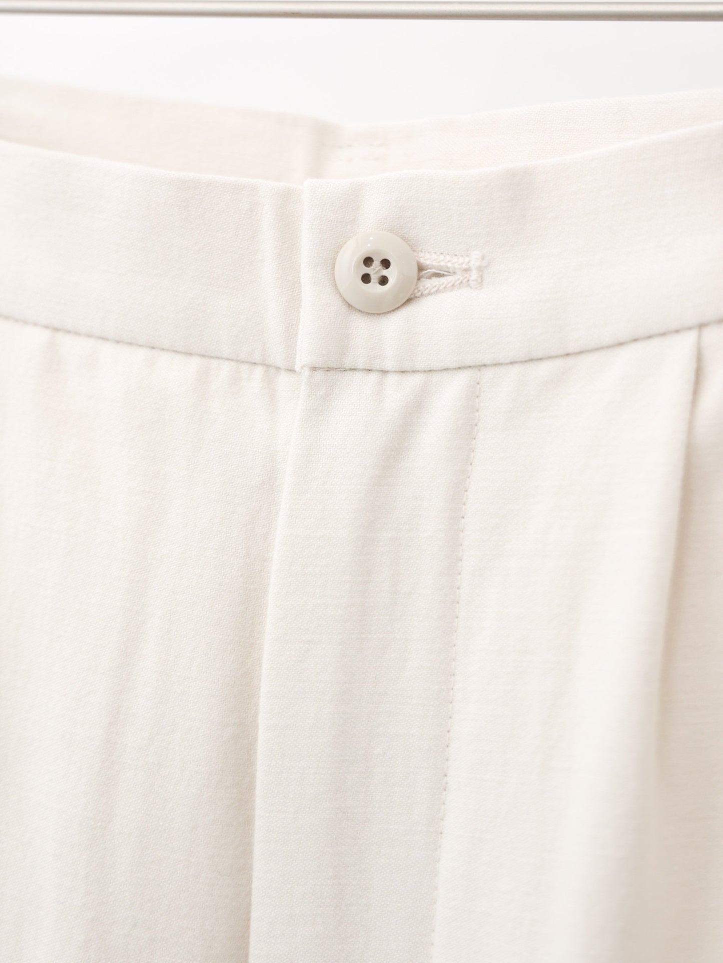 back satin 2tuck pants