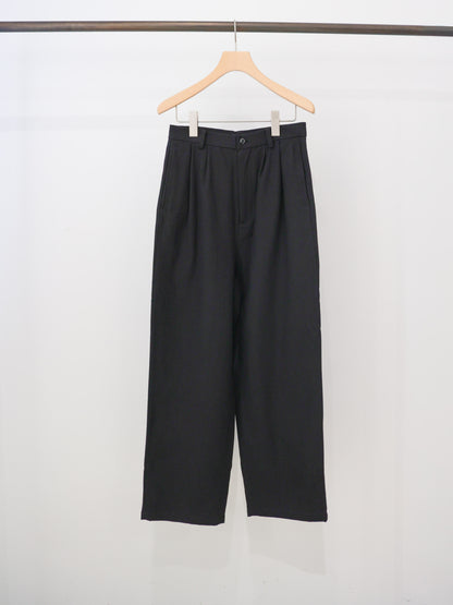 back satin 2tuck pants