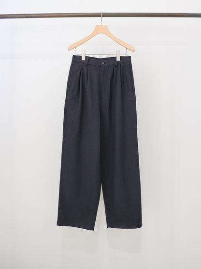 back satin 2tuck pants