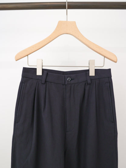 back satin 2tuck pants