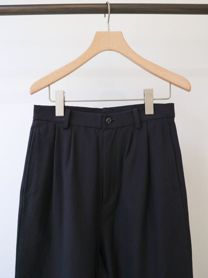 back satin 2tuck pants