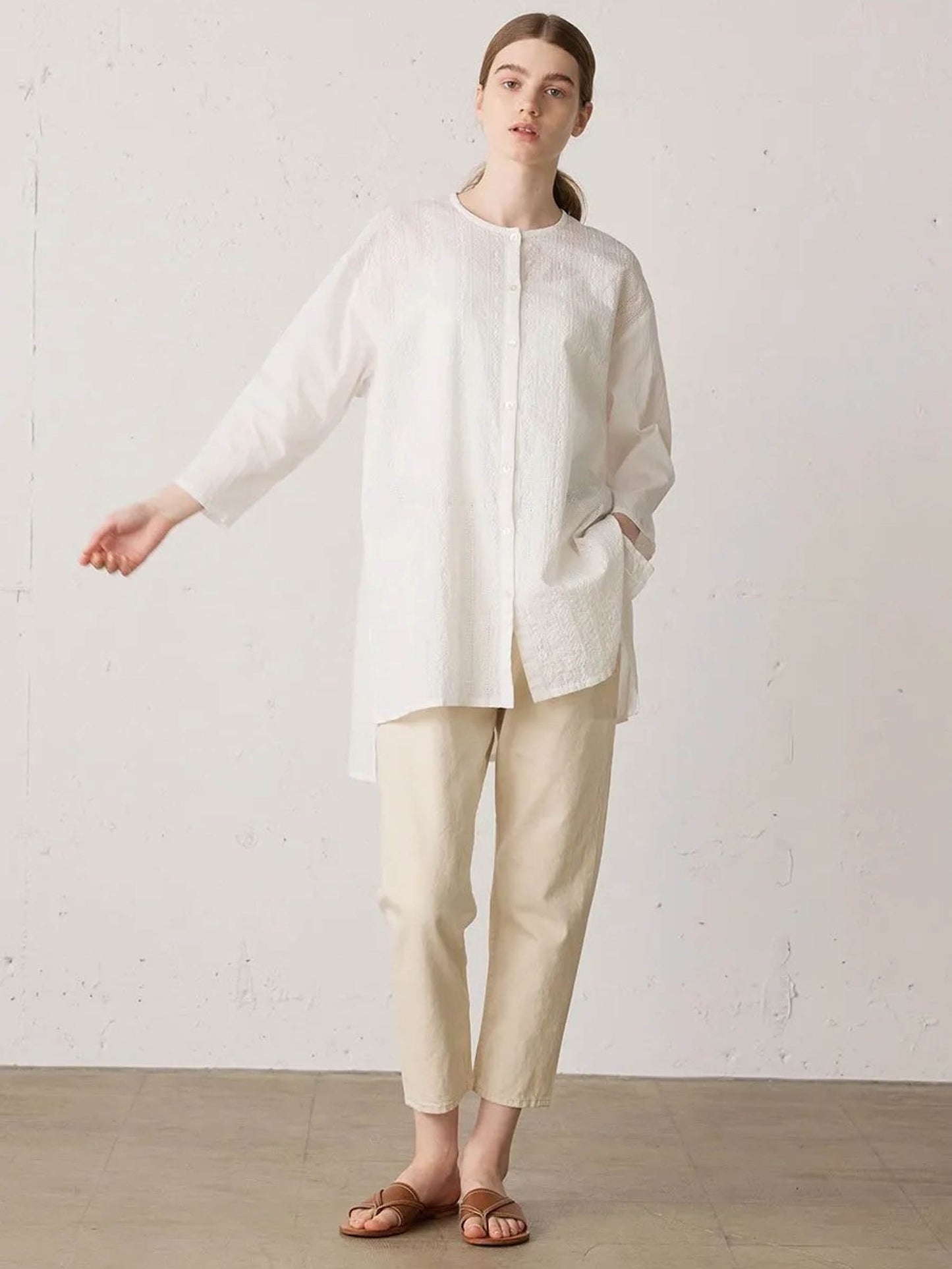 4/5 length white denim pants