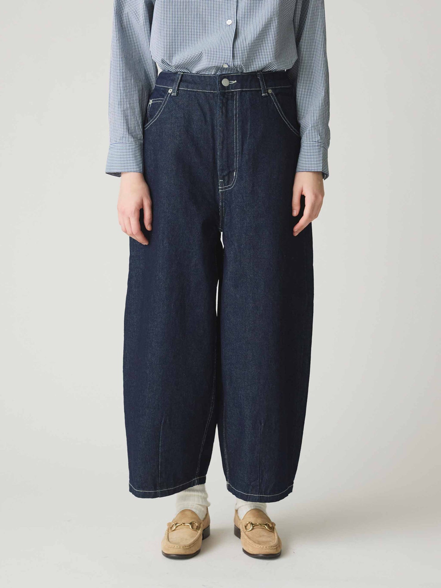 hi-waist curved denim