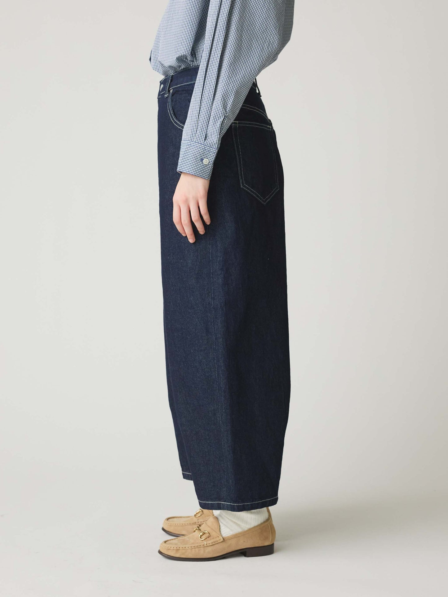 hi-waist curved denim