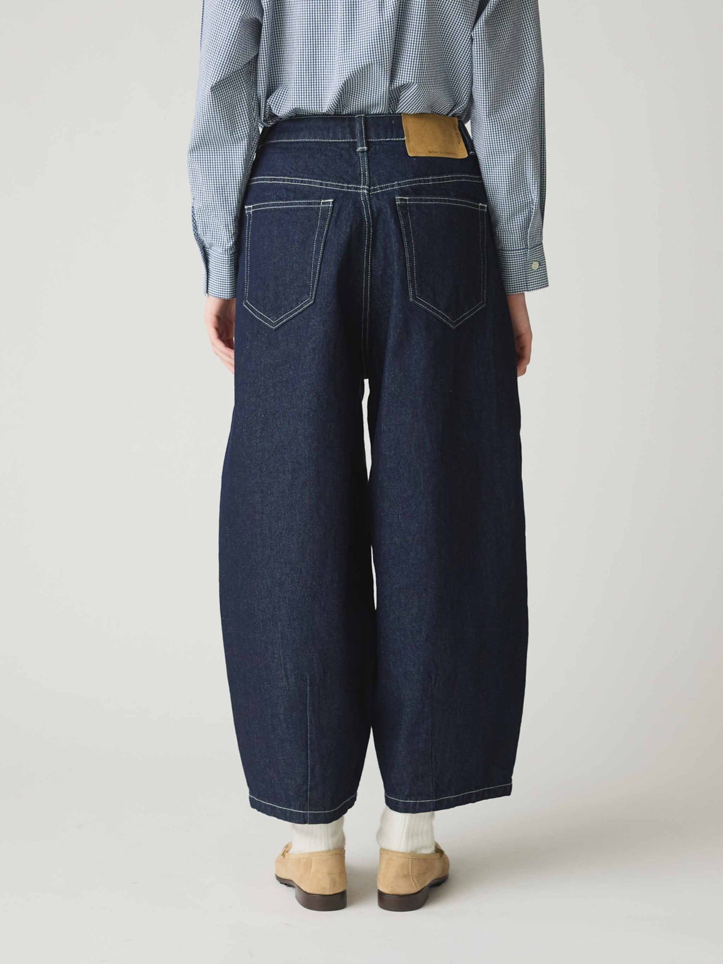 hi-waist curved denim
