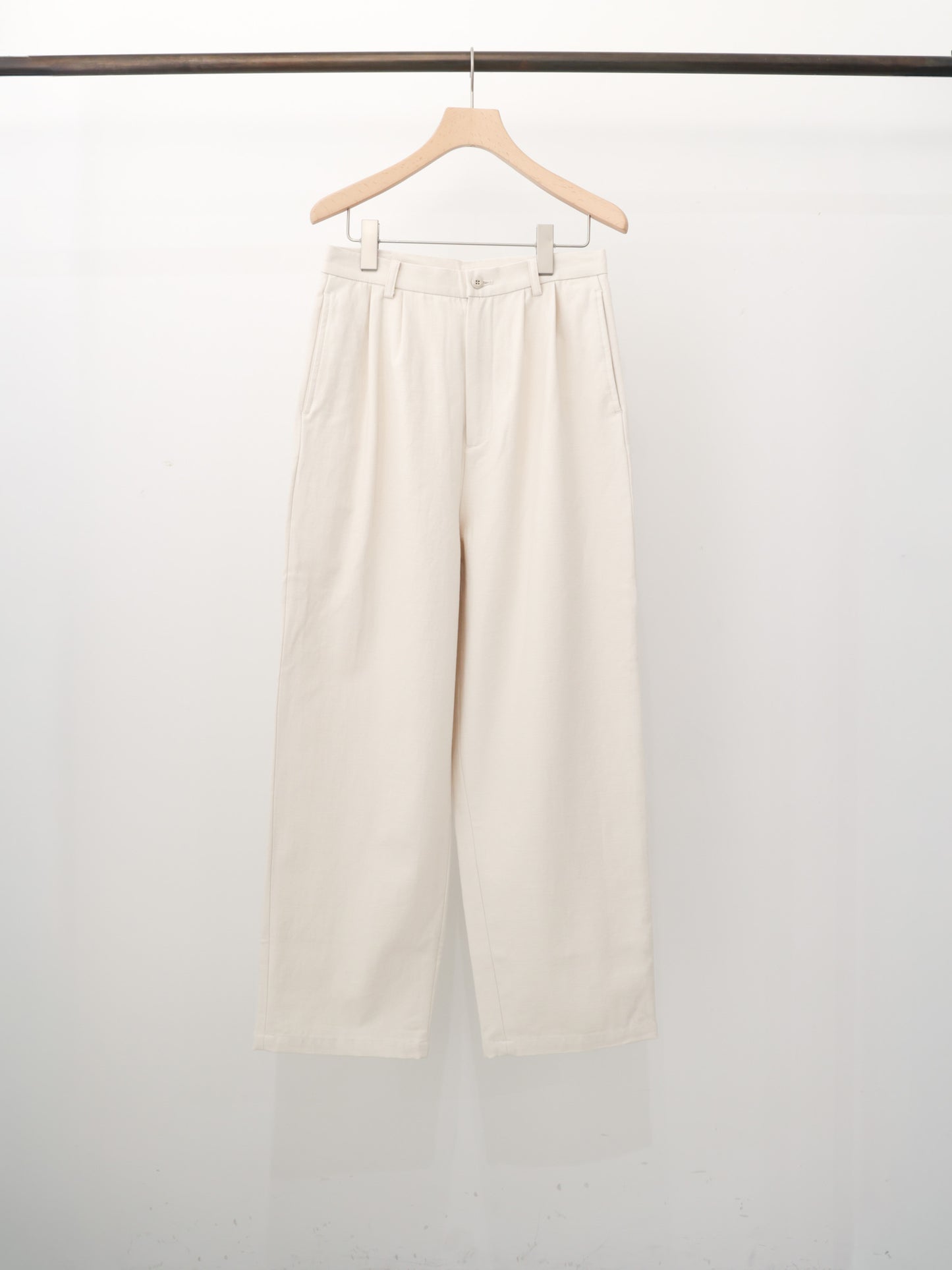 back satin 2tuck pants