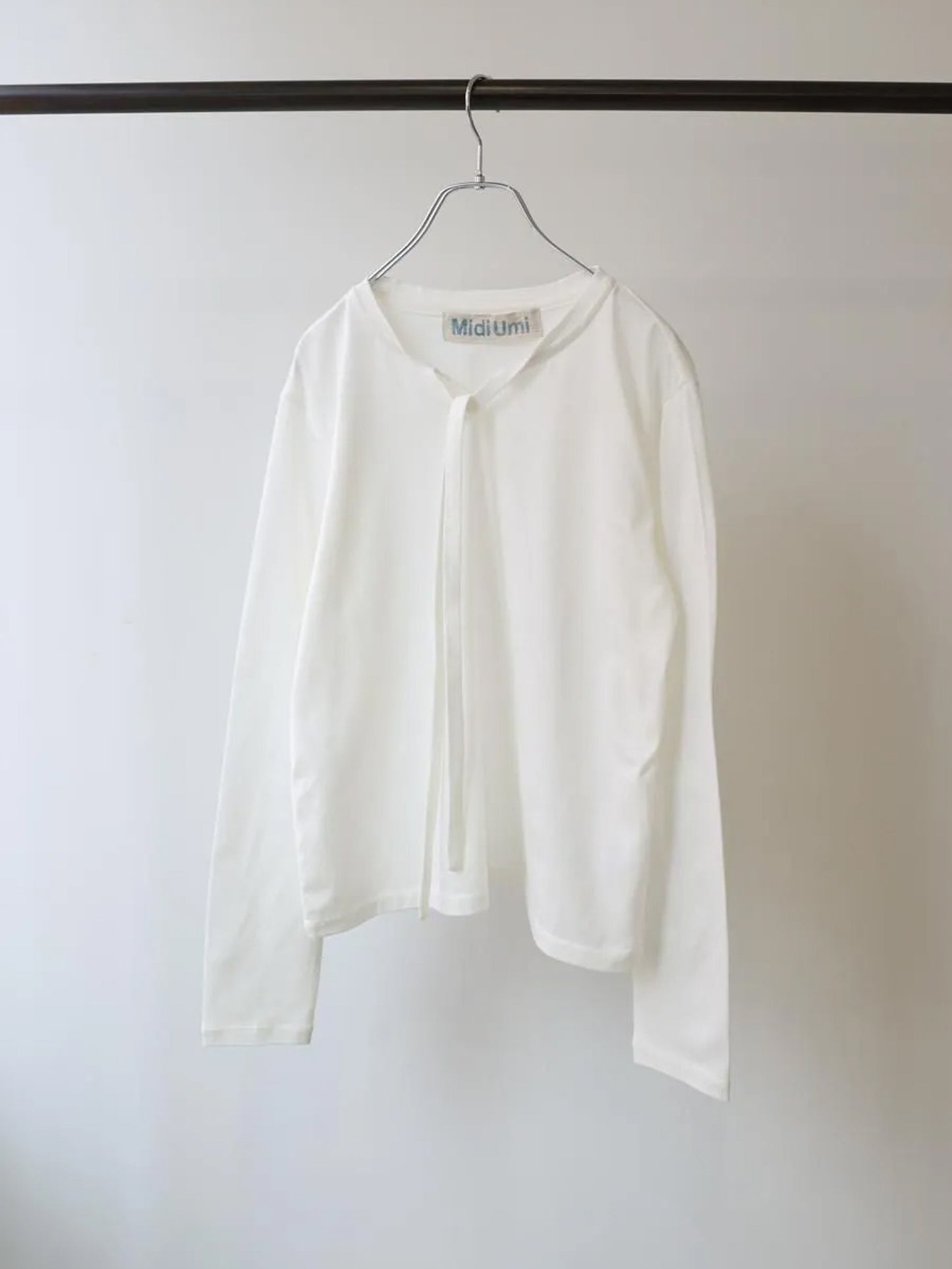 bow-tie pullover