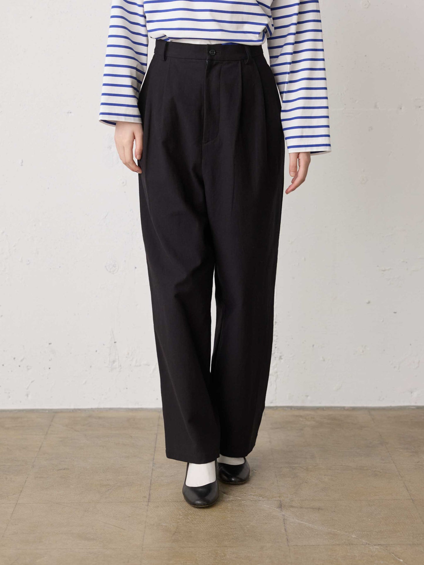 back satin 2tuck pants