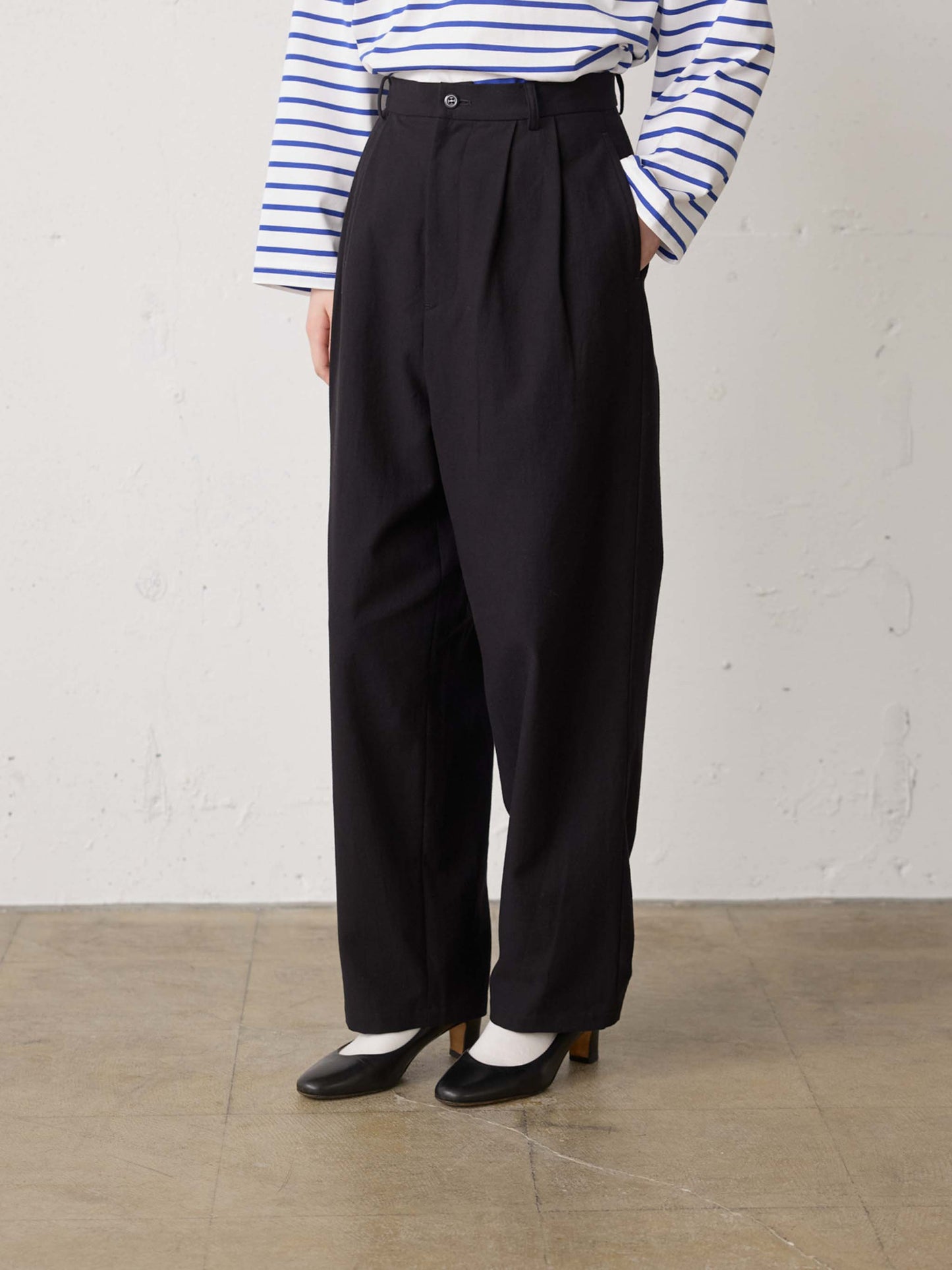 back satin 2tuck pants