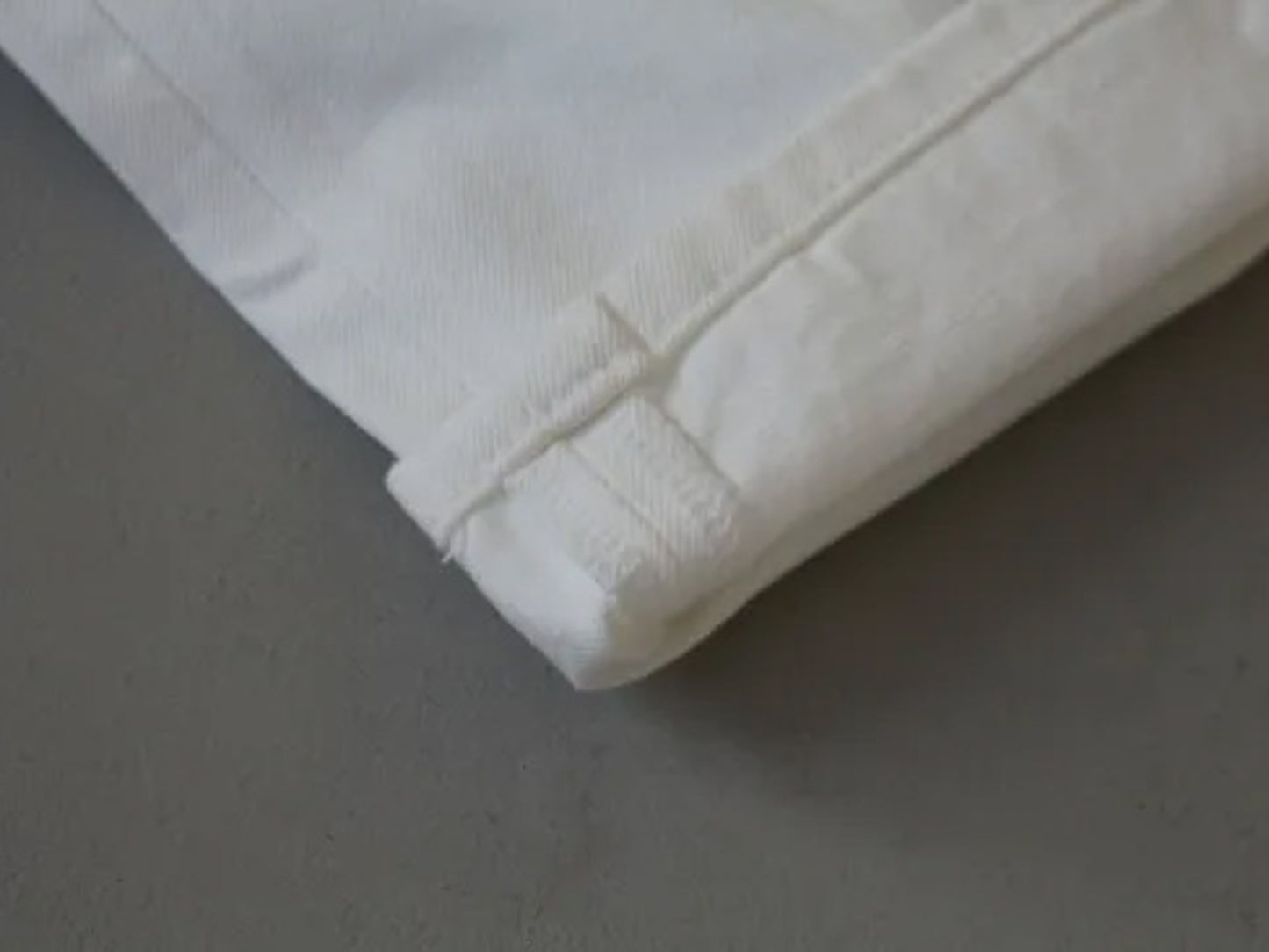 4/5 length white denim pants