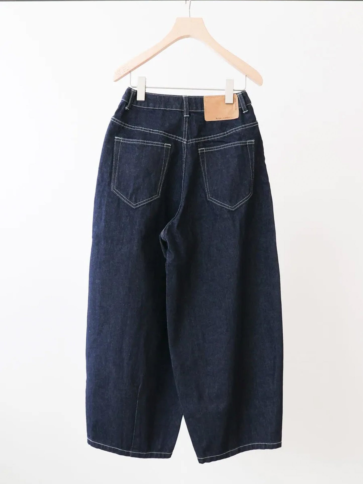 hi-waist curved denim