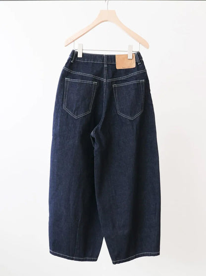hi-waist curved denim