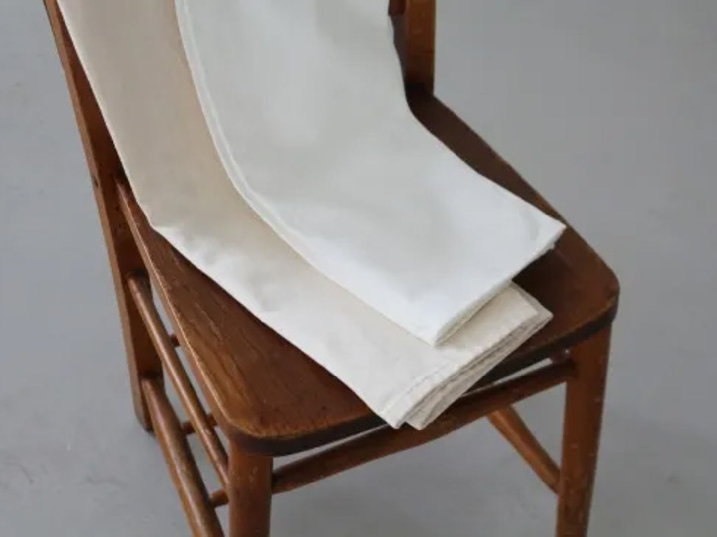 4/5 length white denim pants