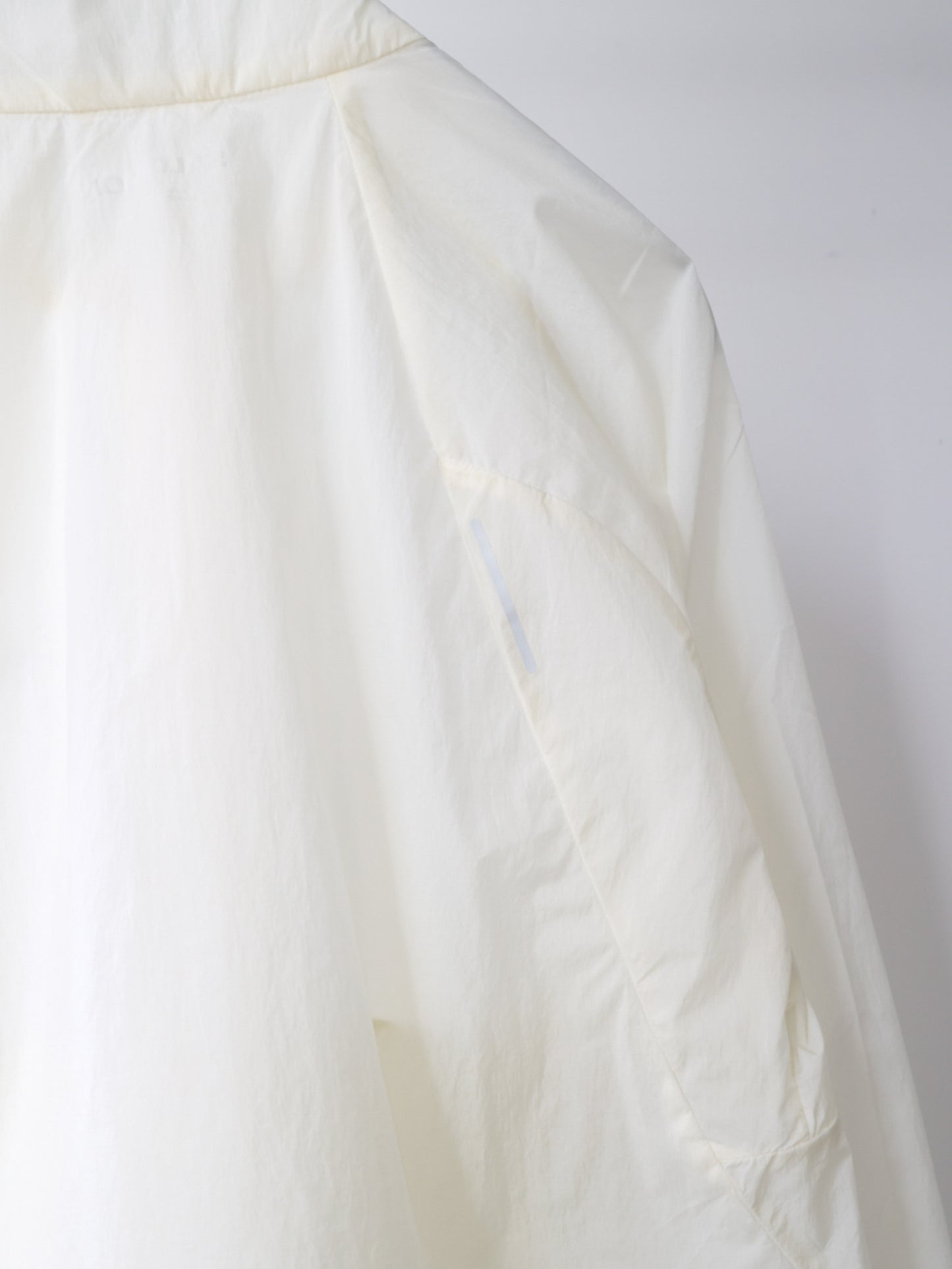 SHKout FLY JKTLC2417100 /SALOMON