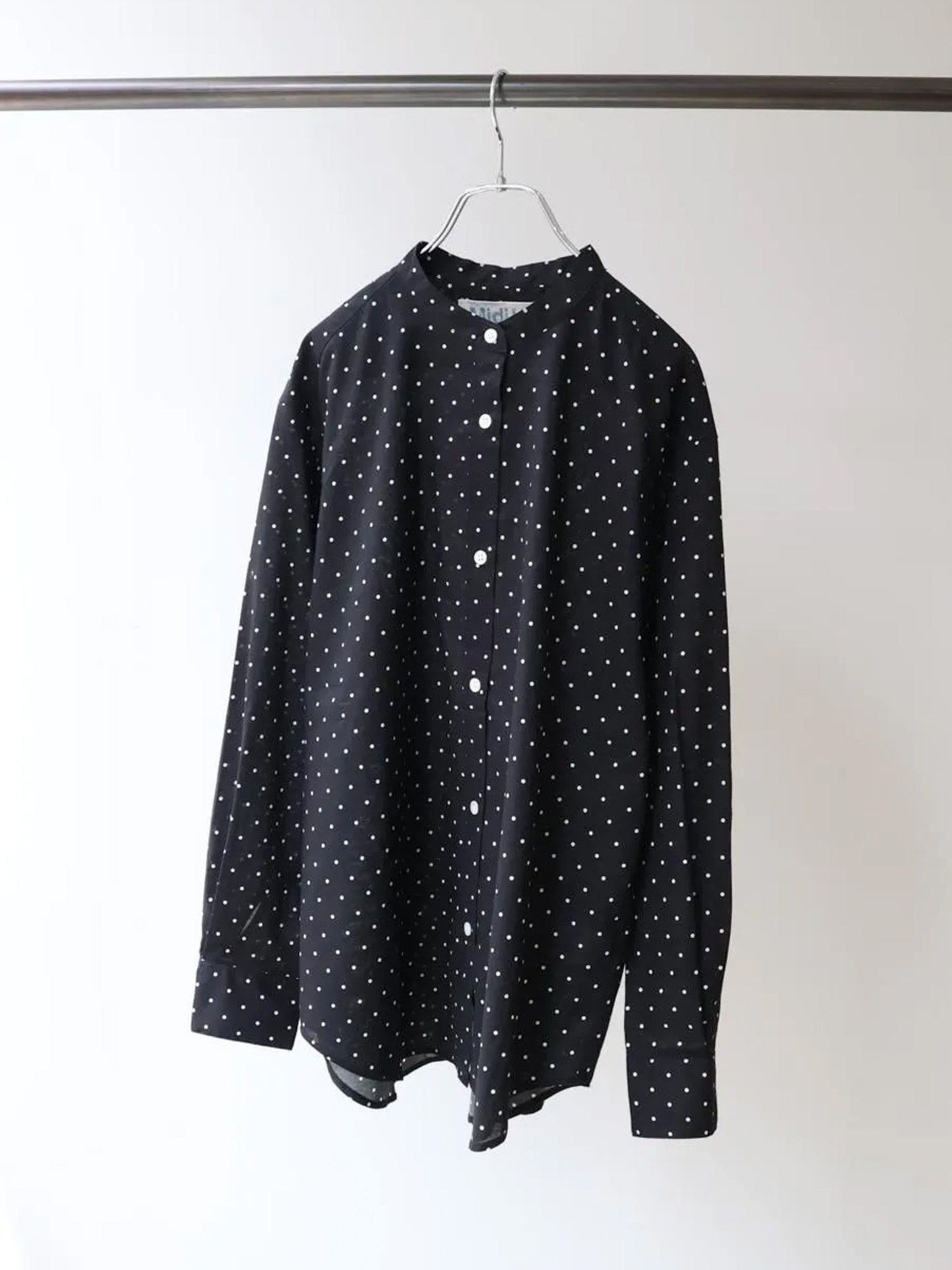 dots band collar shirt