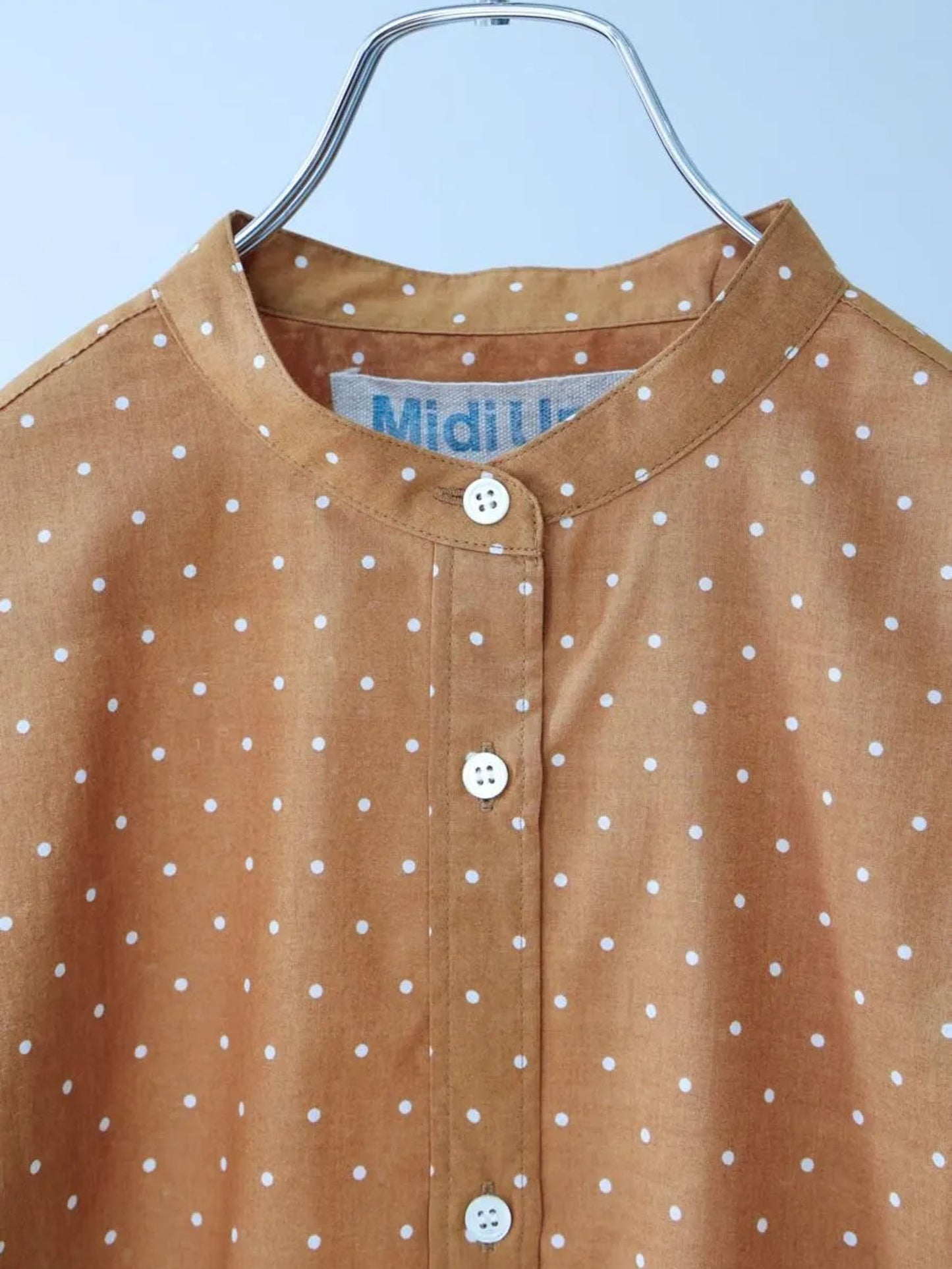 dots band collar shirt