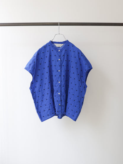 dots shirt nosleeve