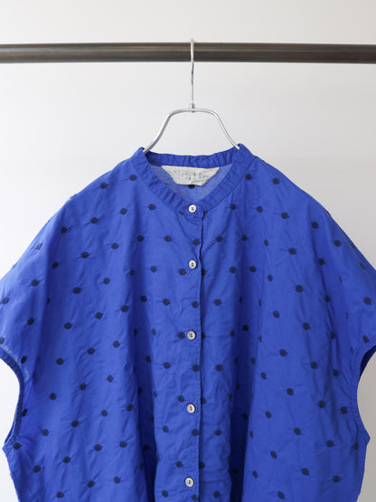 dots shirt nosleeve