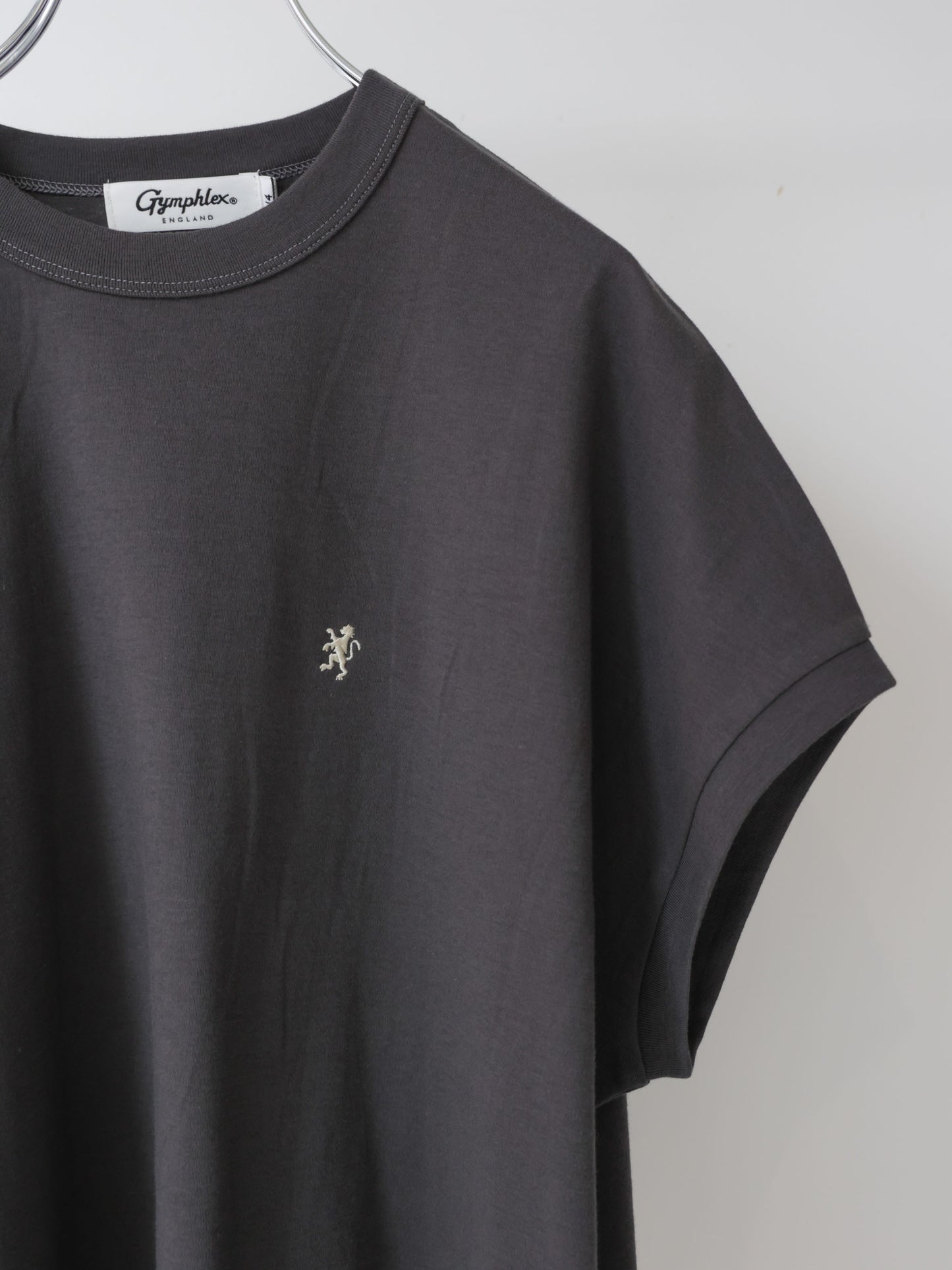 SLEEVELESS pullover GY-C0361 /GYMPHLEX