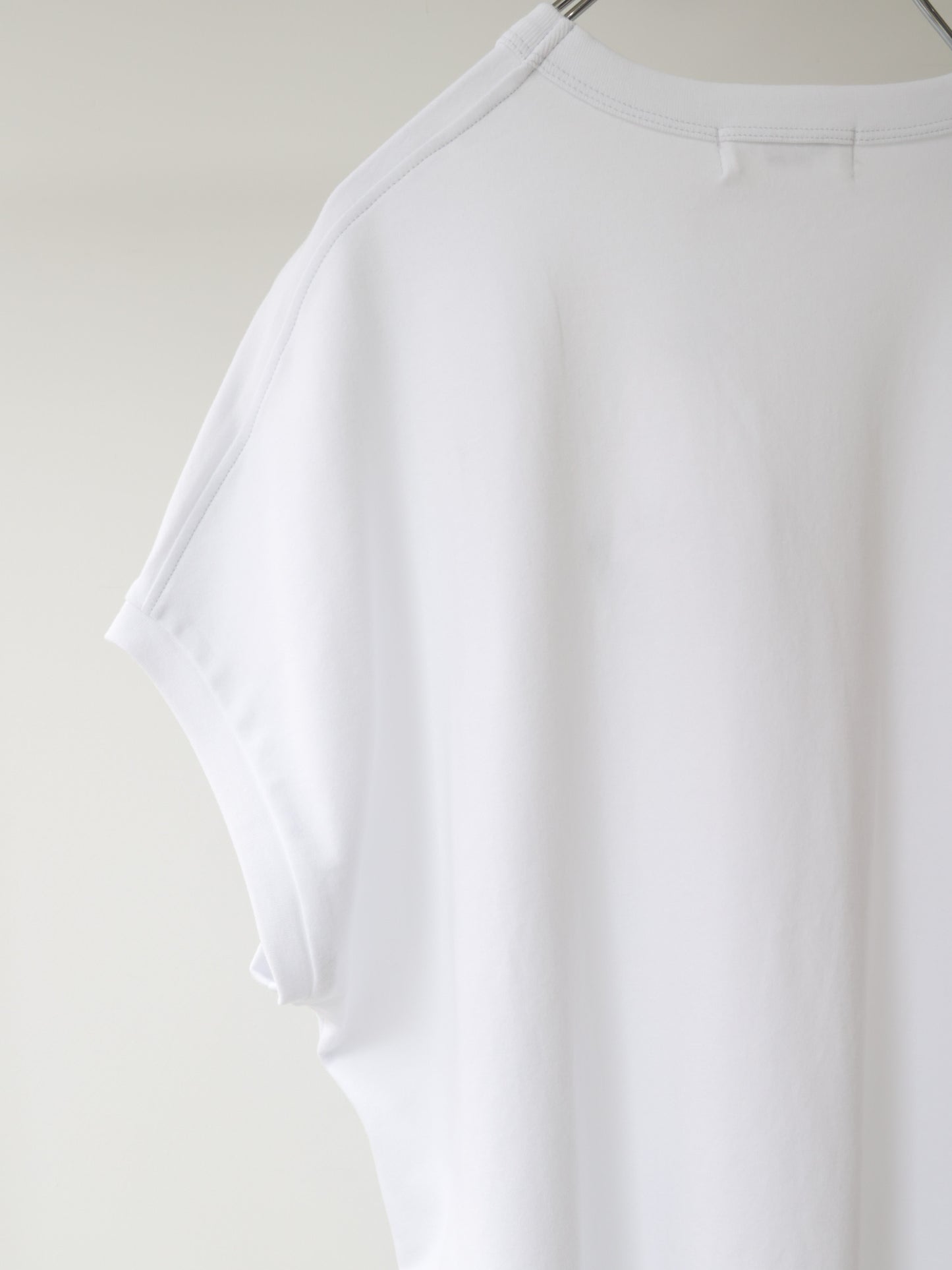 SLEEVELESS pullover GY-C0361 /GYMPHLEX