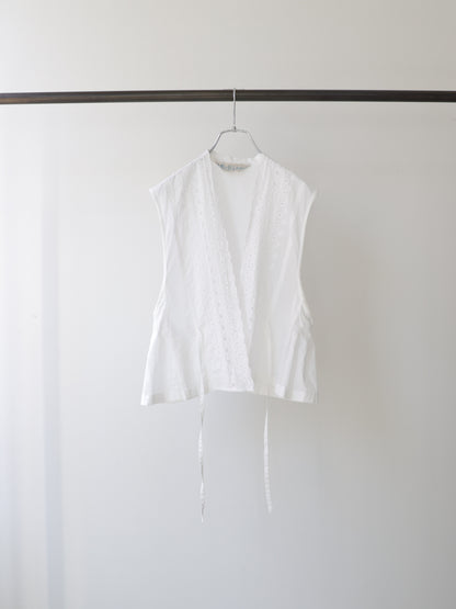 lace side tuck vest
