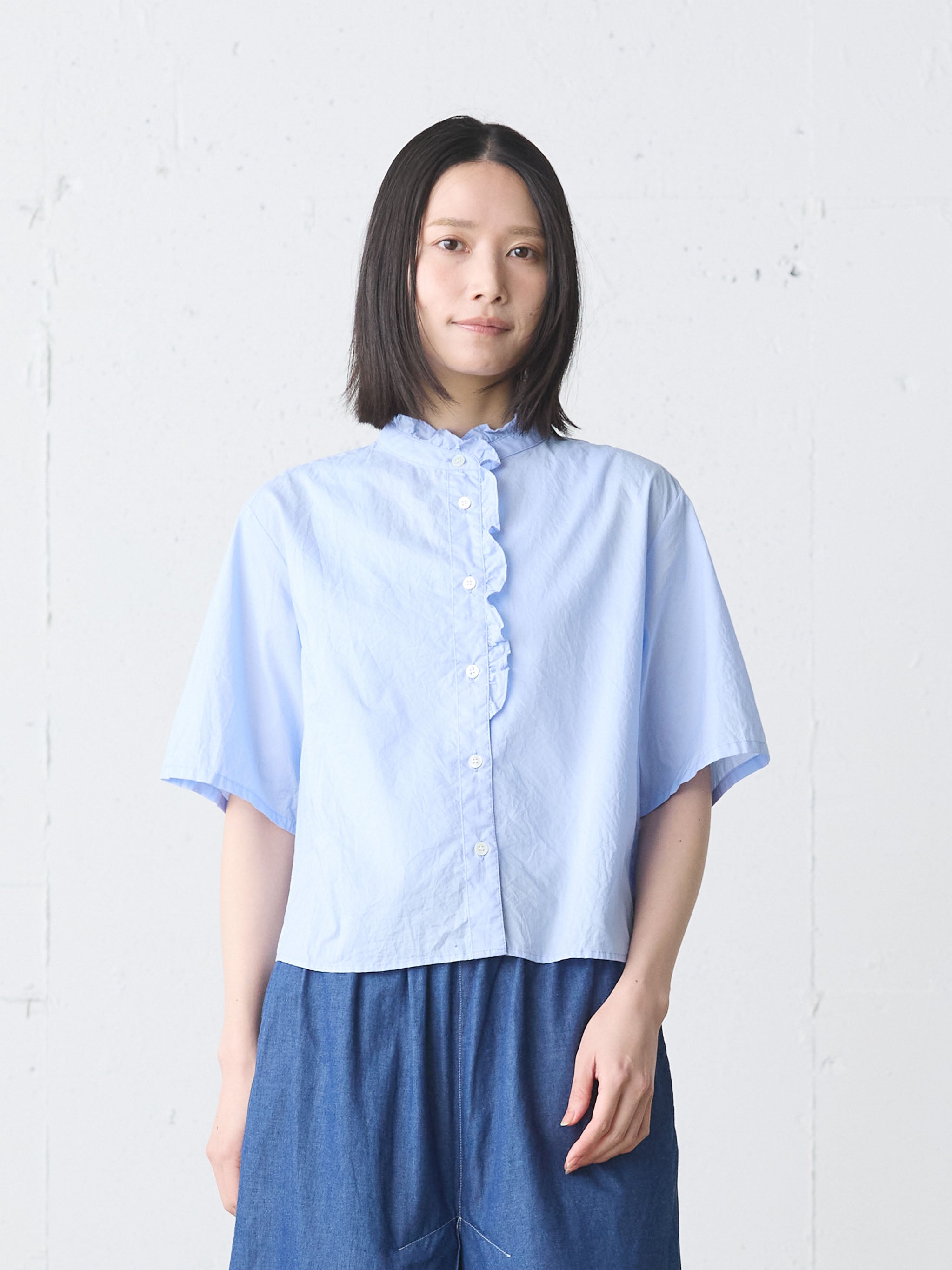 half sleeve front half frill shirt