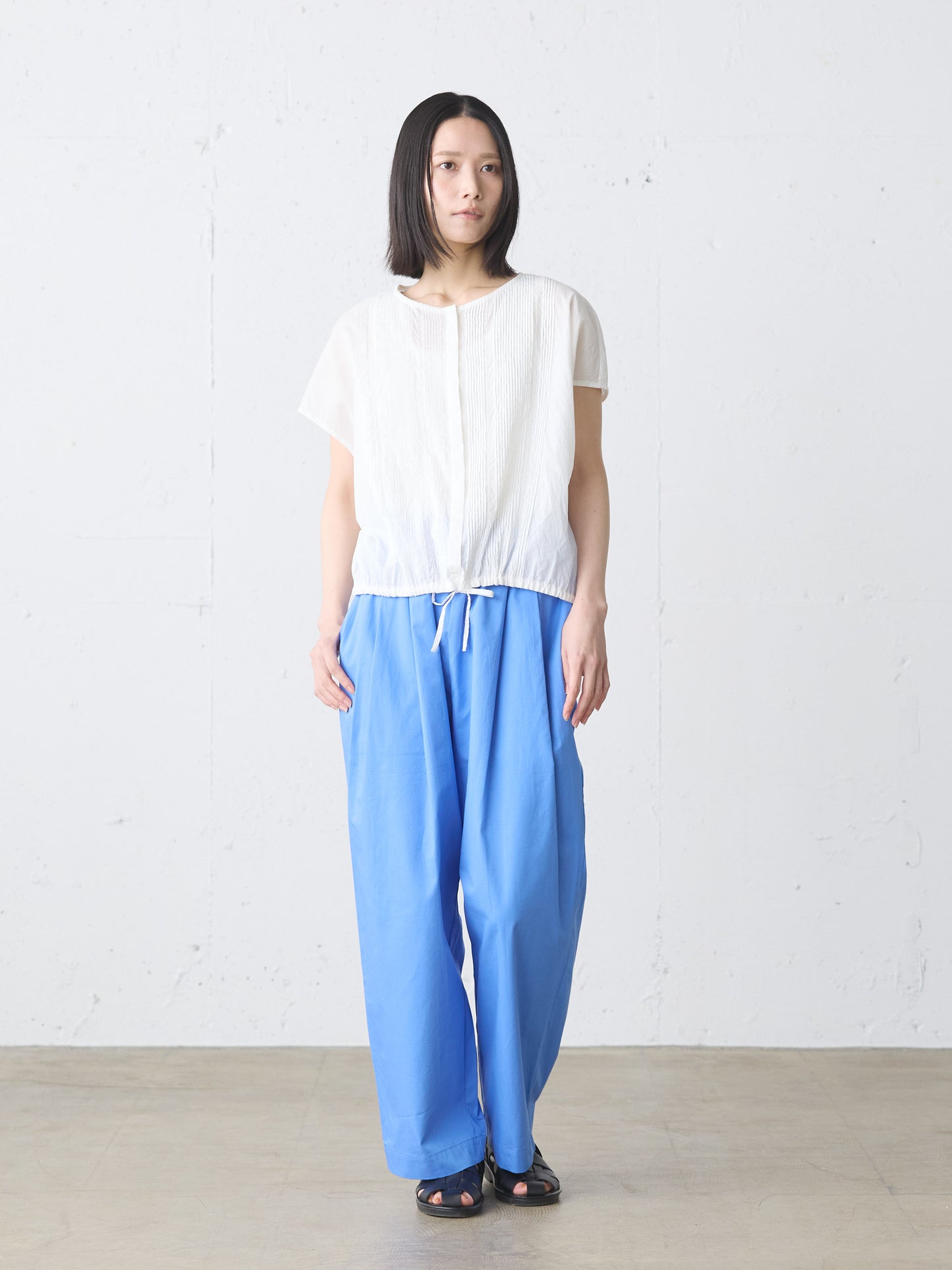 color tuck easy pants