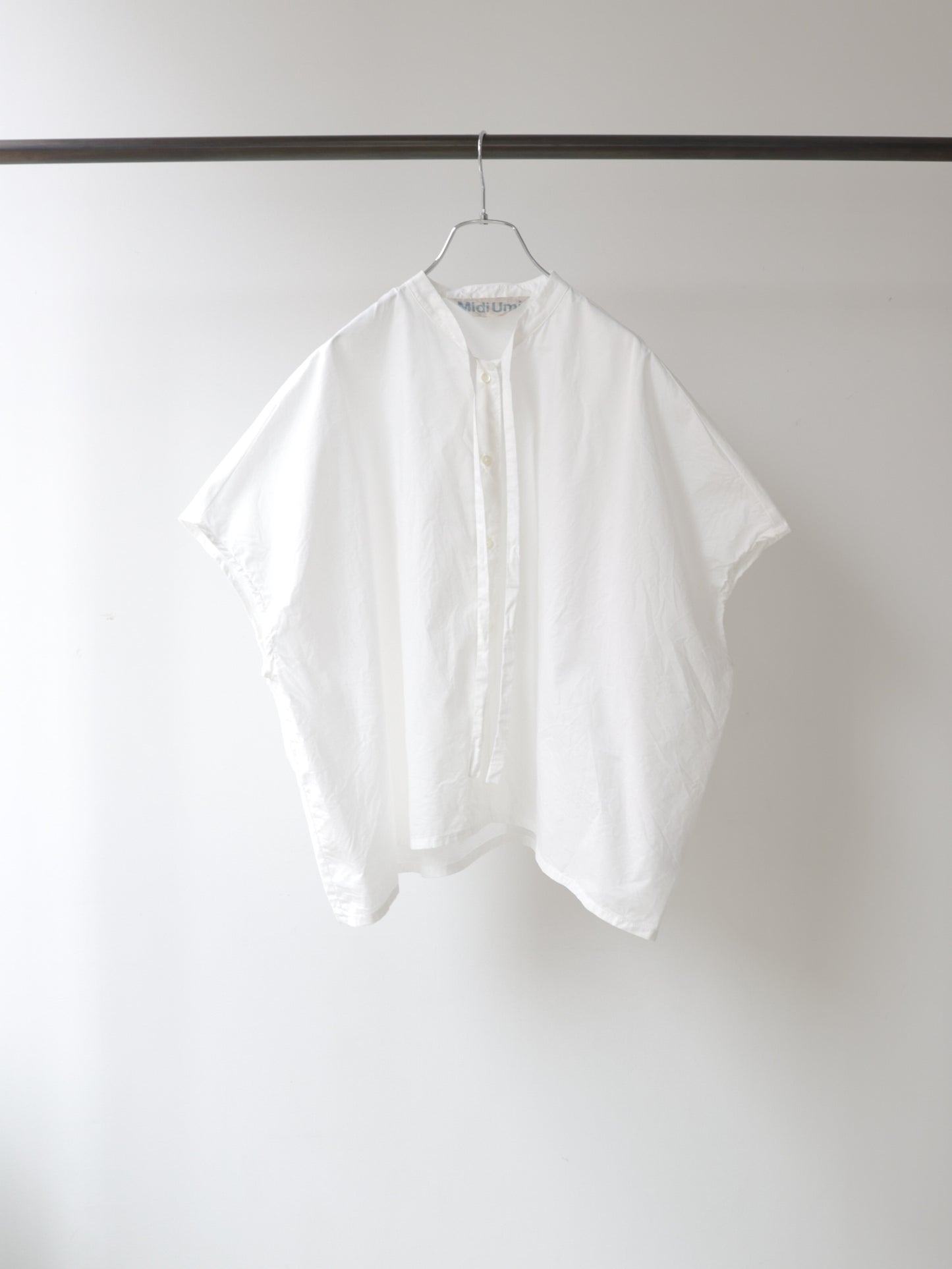 bow-tie wide shirt