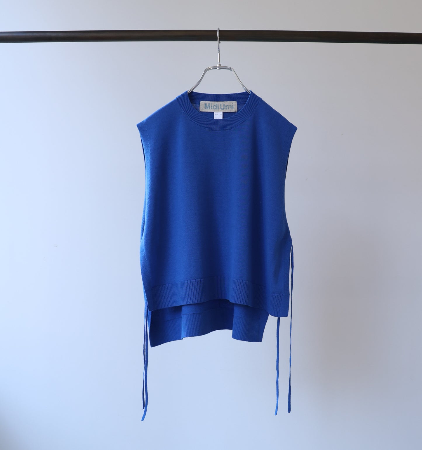 【A】side ribbon short vest