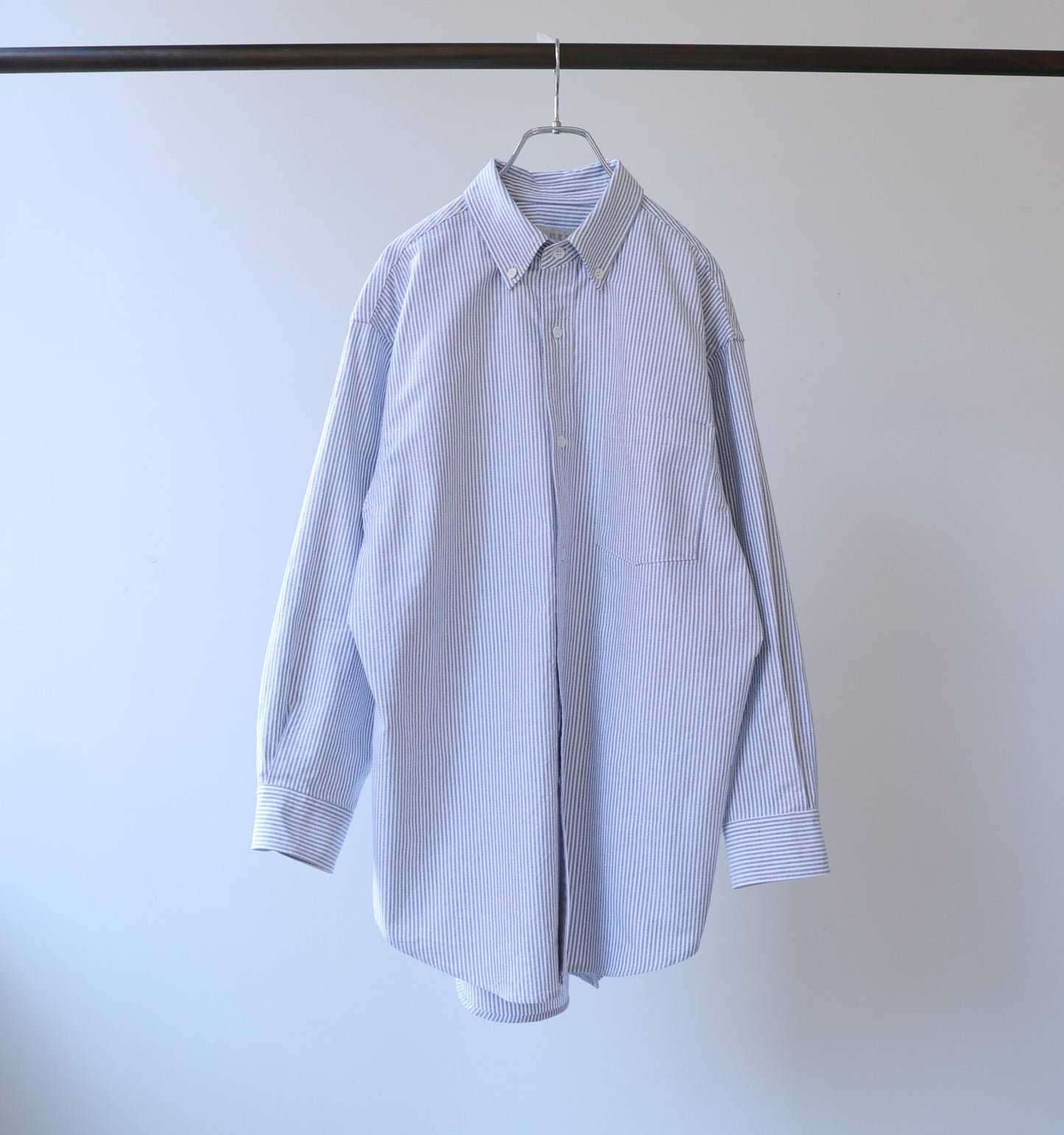 【A】button down shirt