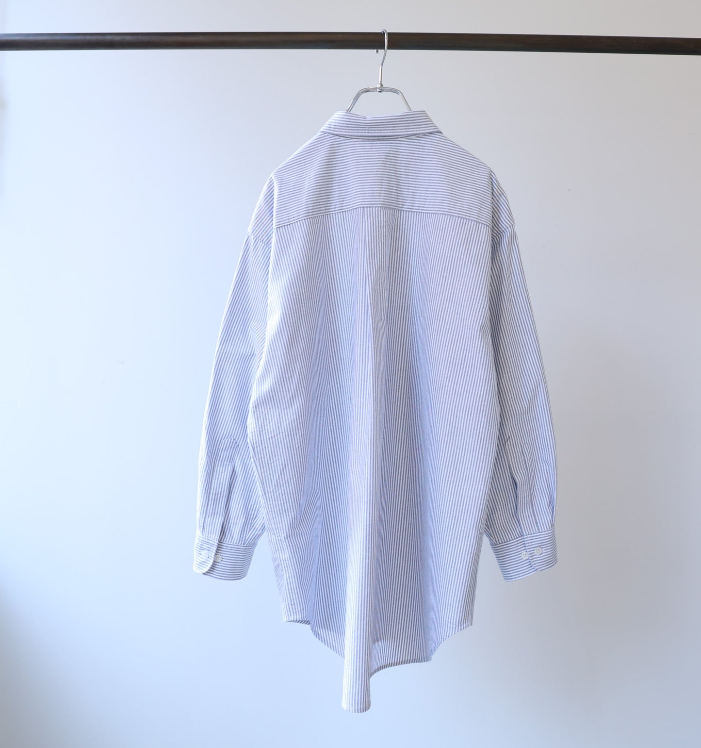 【A】button down shirt
