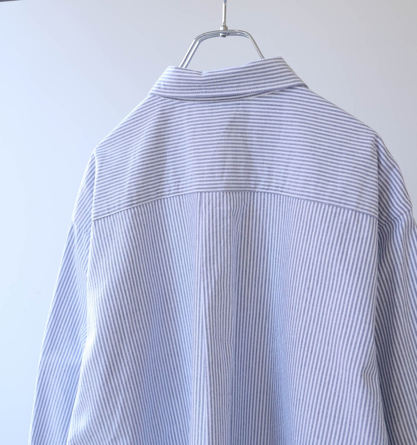 【A】button down shirt
