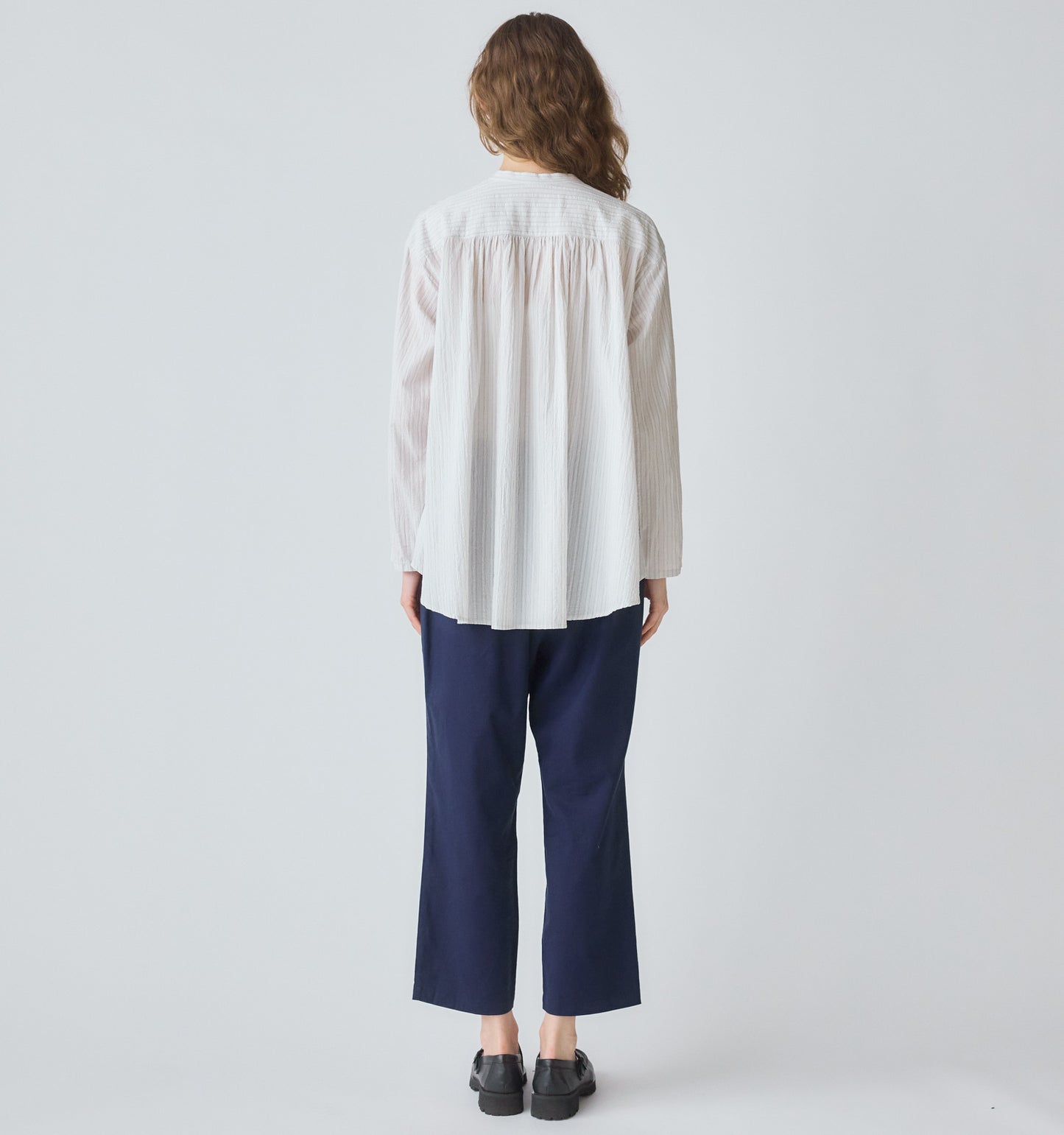 【A】sheer stripe back gather shirt