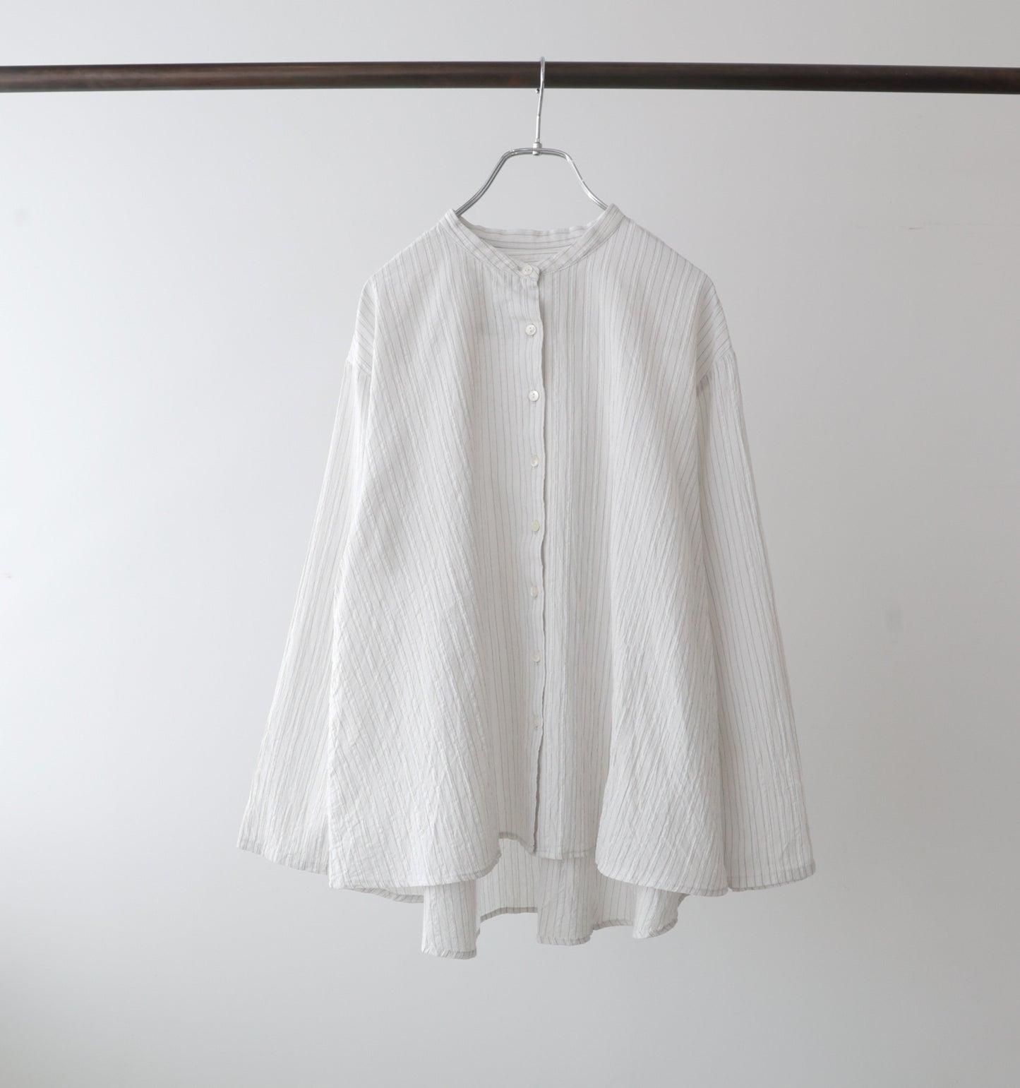 【A】sheer stripe back gather shirt