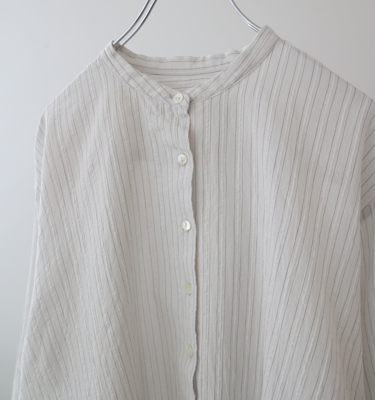 【A】sheer stripe back gather shirt