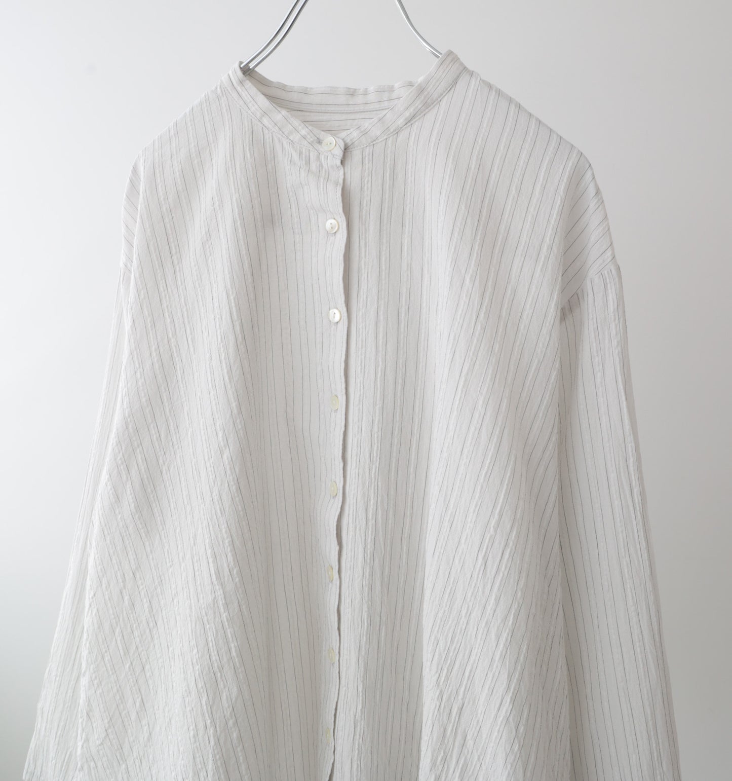 【A】sheer stripe back gather shirt
