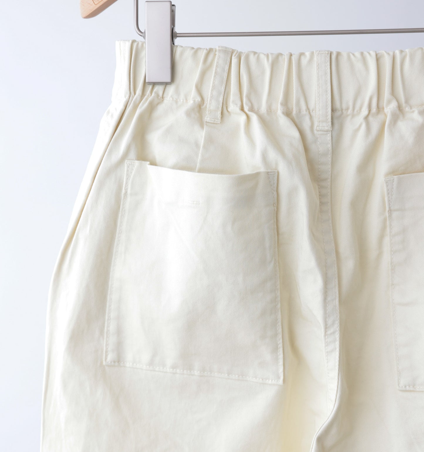 【A】straight chino pants