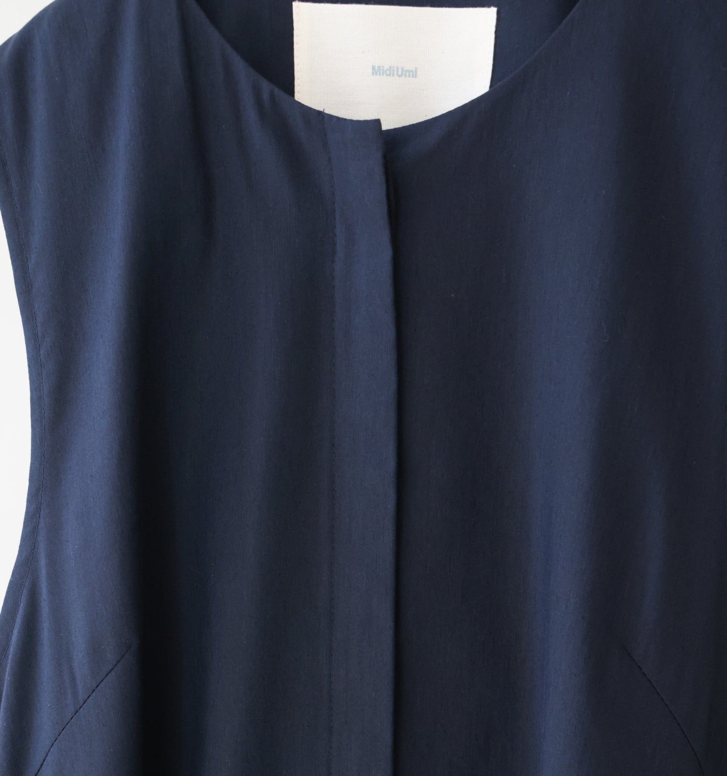 【A】crew neck gilet one piece
