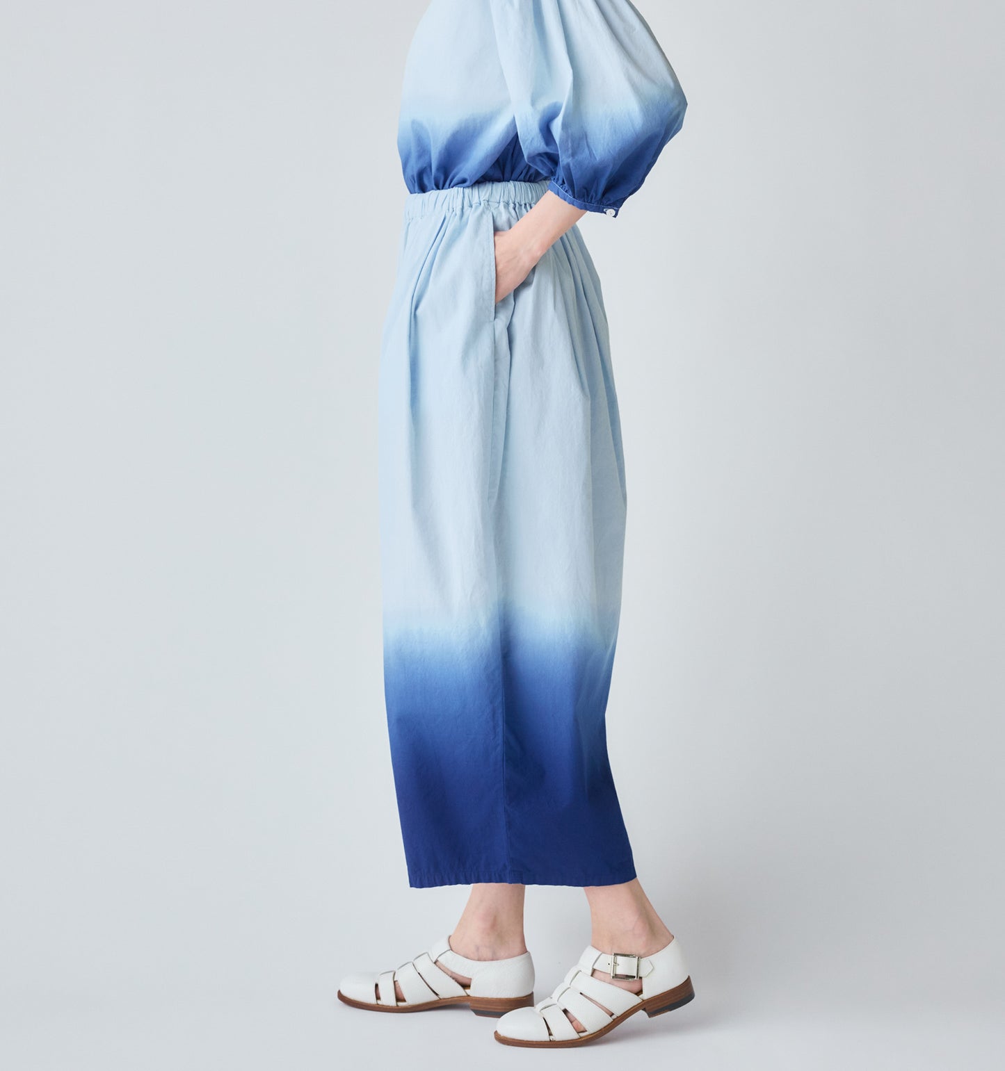 【A】gradation tuck easy pants