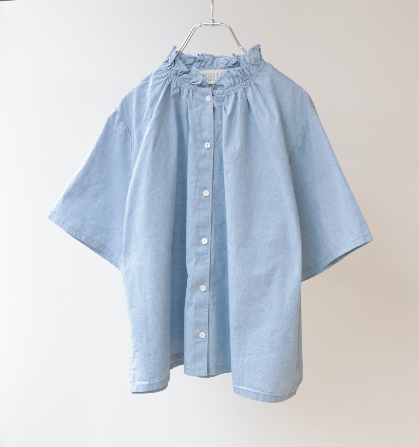【A】chambray frill shirt
