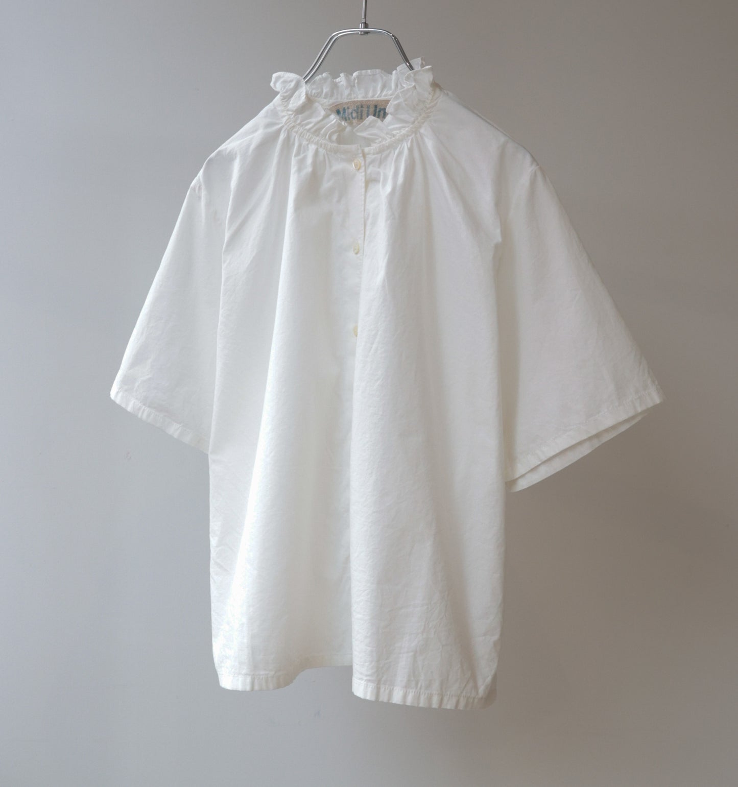 【A】chambray frill shirt