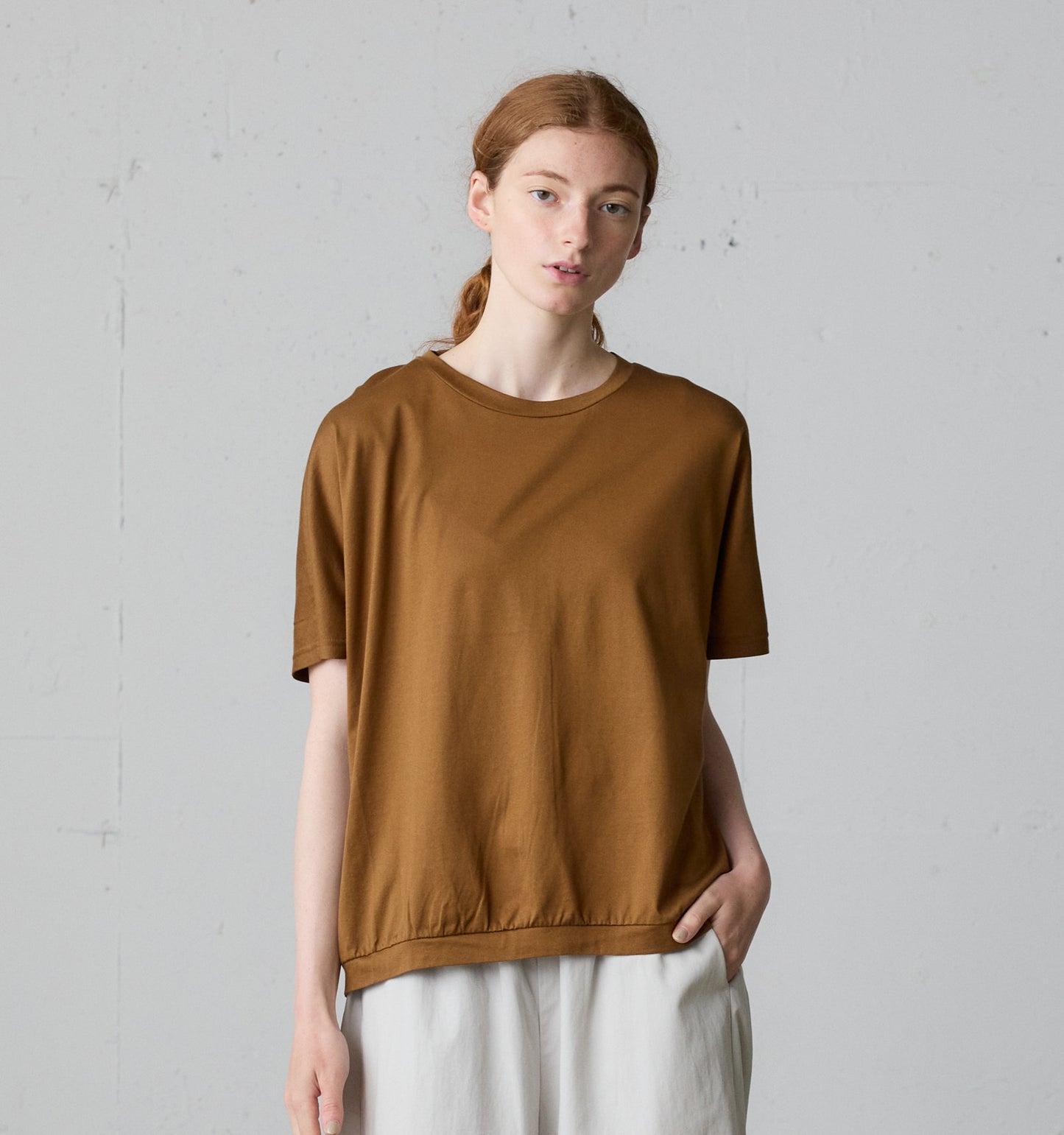 【A】gathered dolman sleeve pullover