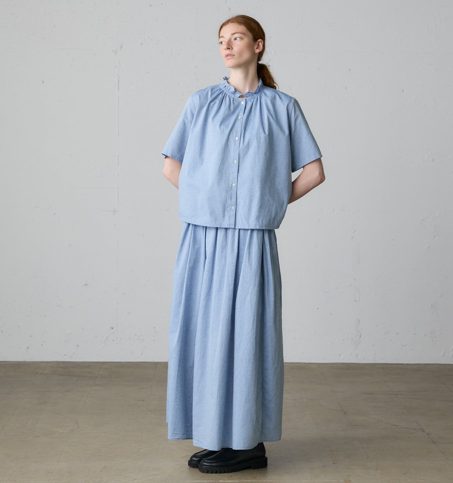 【A】chambray frill shirt