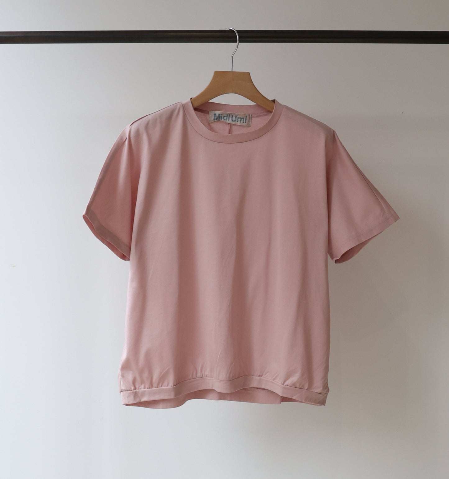 【A】gathered dolman sleeve pullover