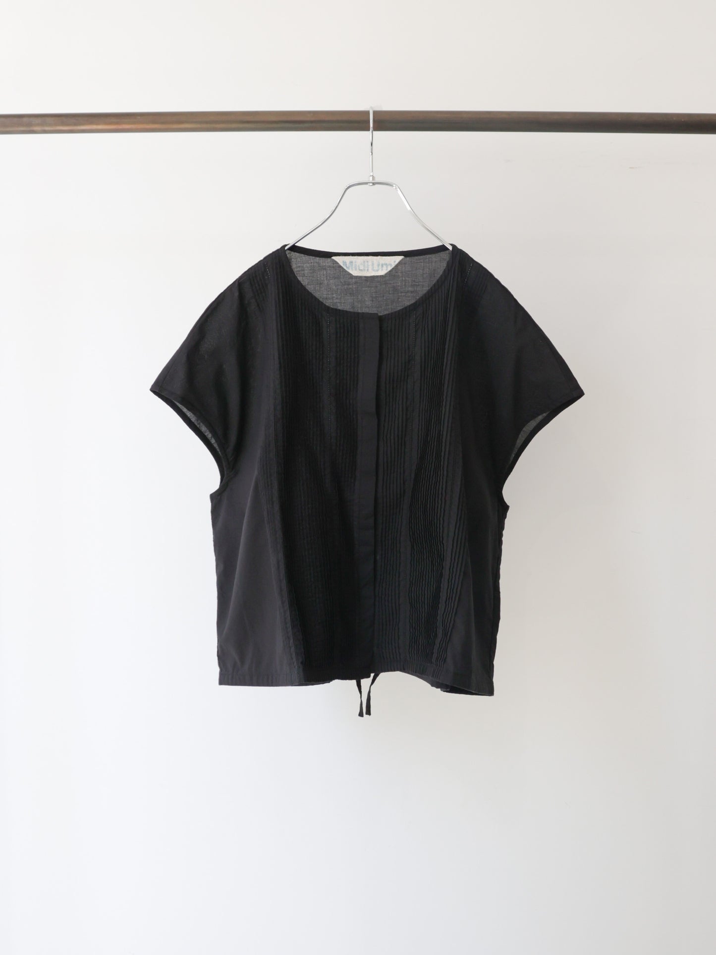pin tuck N/S shirt