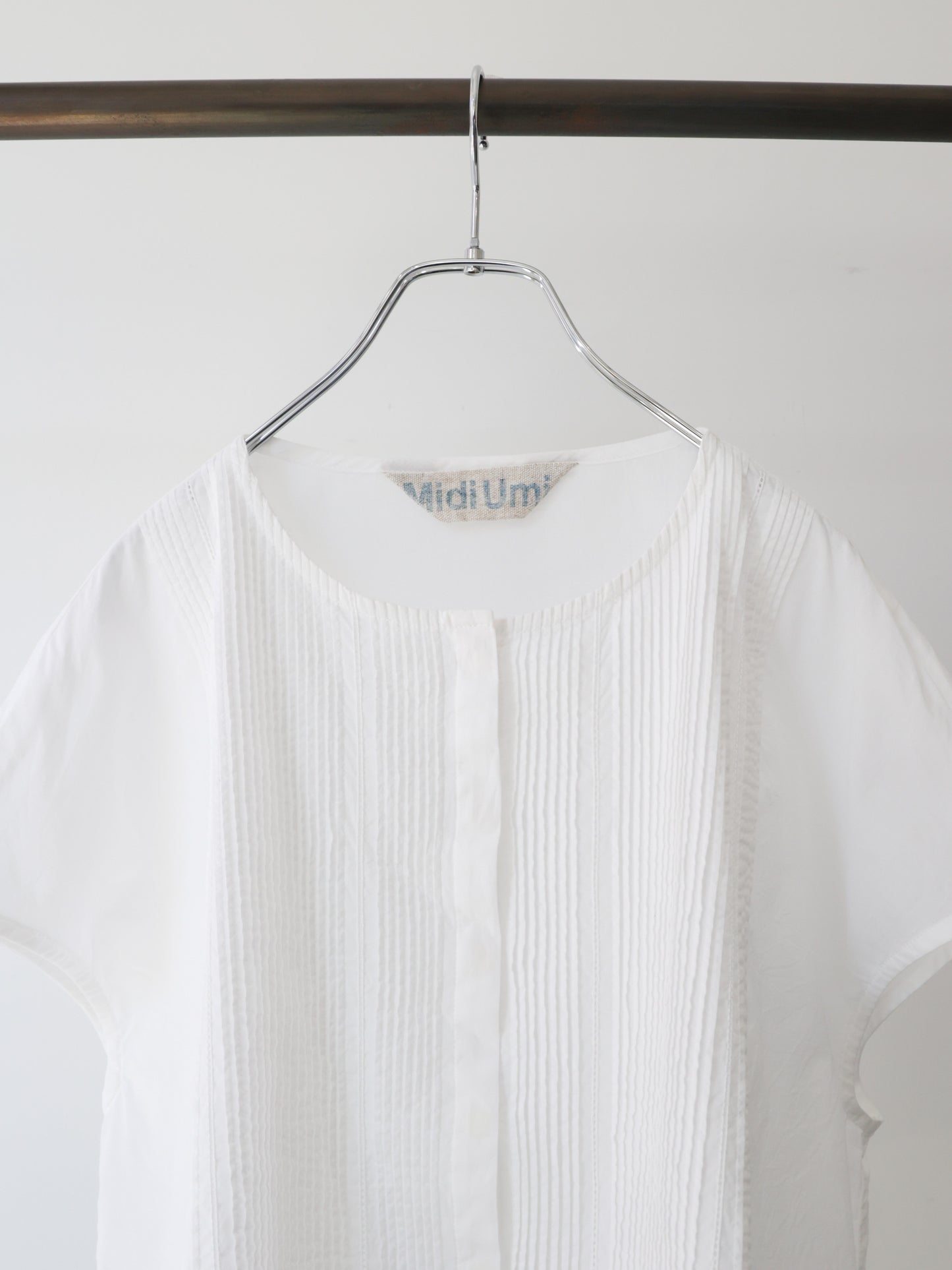 pin tuck N/S shirt