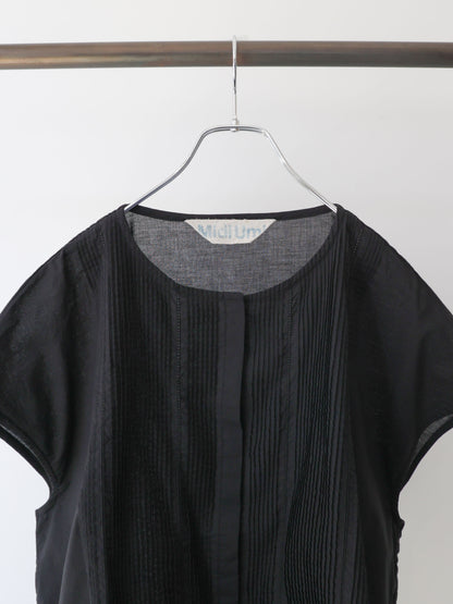 pin tuck N/S shirt