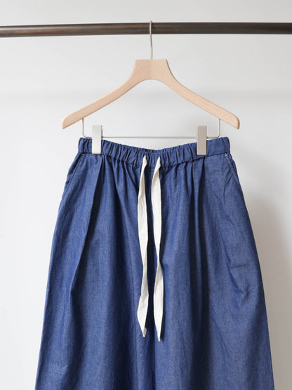 light wide tuck denim